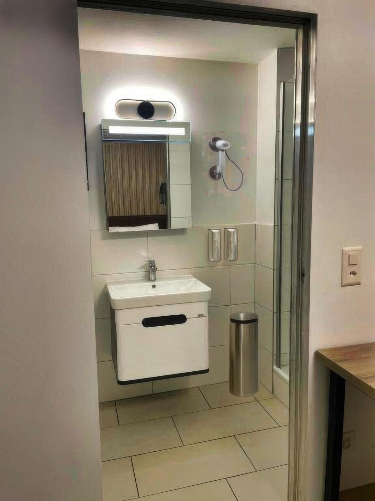 Nani City Hotel Цюрих Экстерьер фото